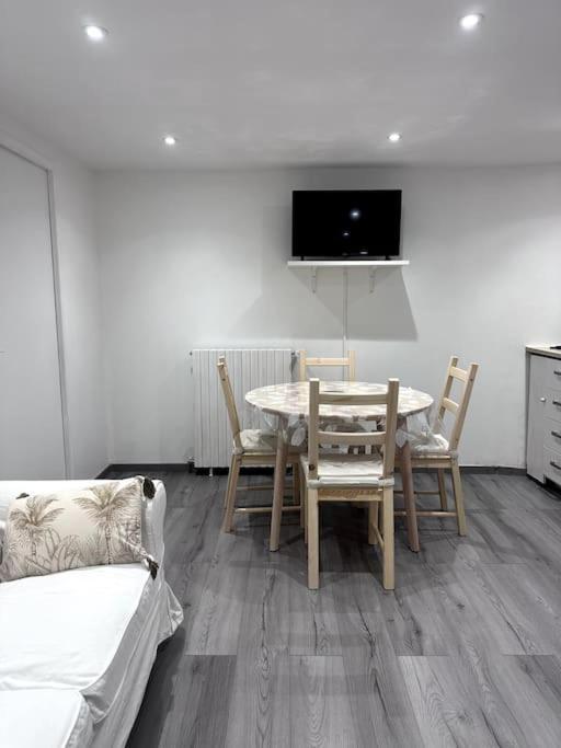 Bourgoin-Jallieu Appartement T4 En Hyper-Centre מראה חיצוני תמונה