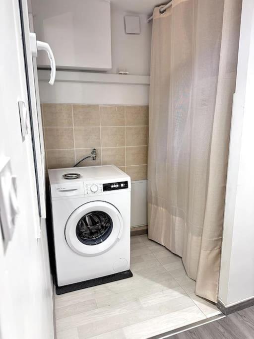 Bourgoin-Jallieu Appartement T4 En Hyper-Centre מראה חיצוני תמונה